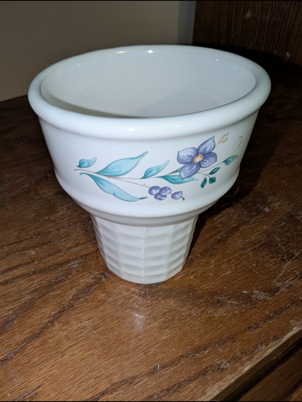 Pfaltzgraff April Ice Cream Cone Dishes - Set of Four